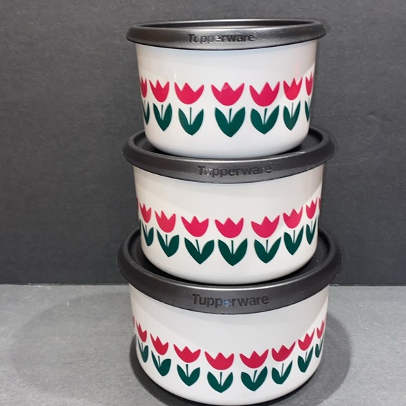 1980’s 3pc. Tupperware Stackable Tulip Canister Set With One Touch Lids - Picture 3 of 10